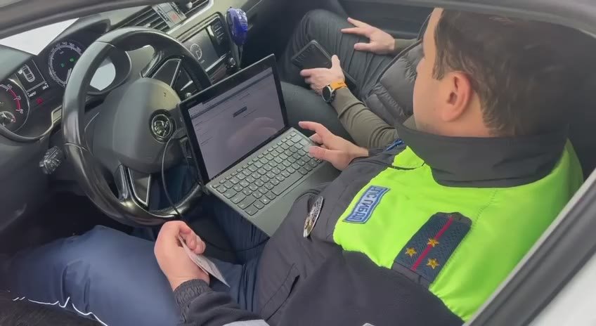 В рамках профилактического мероприятия «Ребенок - главный пассажир!» на дорогах г. Сочи сотрудники Госавтоинспекции проводят массовые проверки на предмет соблюдения водителями правил перевозки юных пассажиров