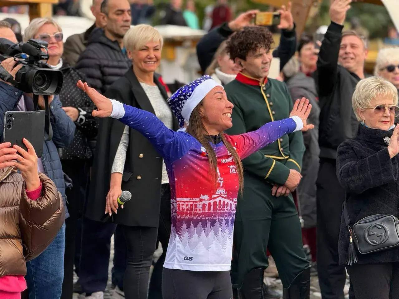 В Сочи состоялся морской заплыв Дедов Морозов В Сочи состоялся морской заплыв Дедов Морозов