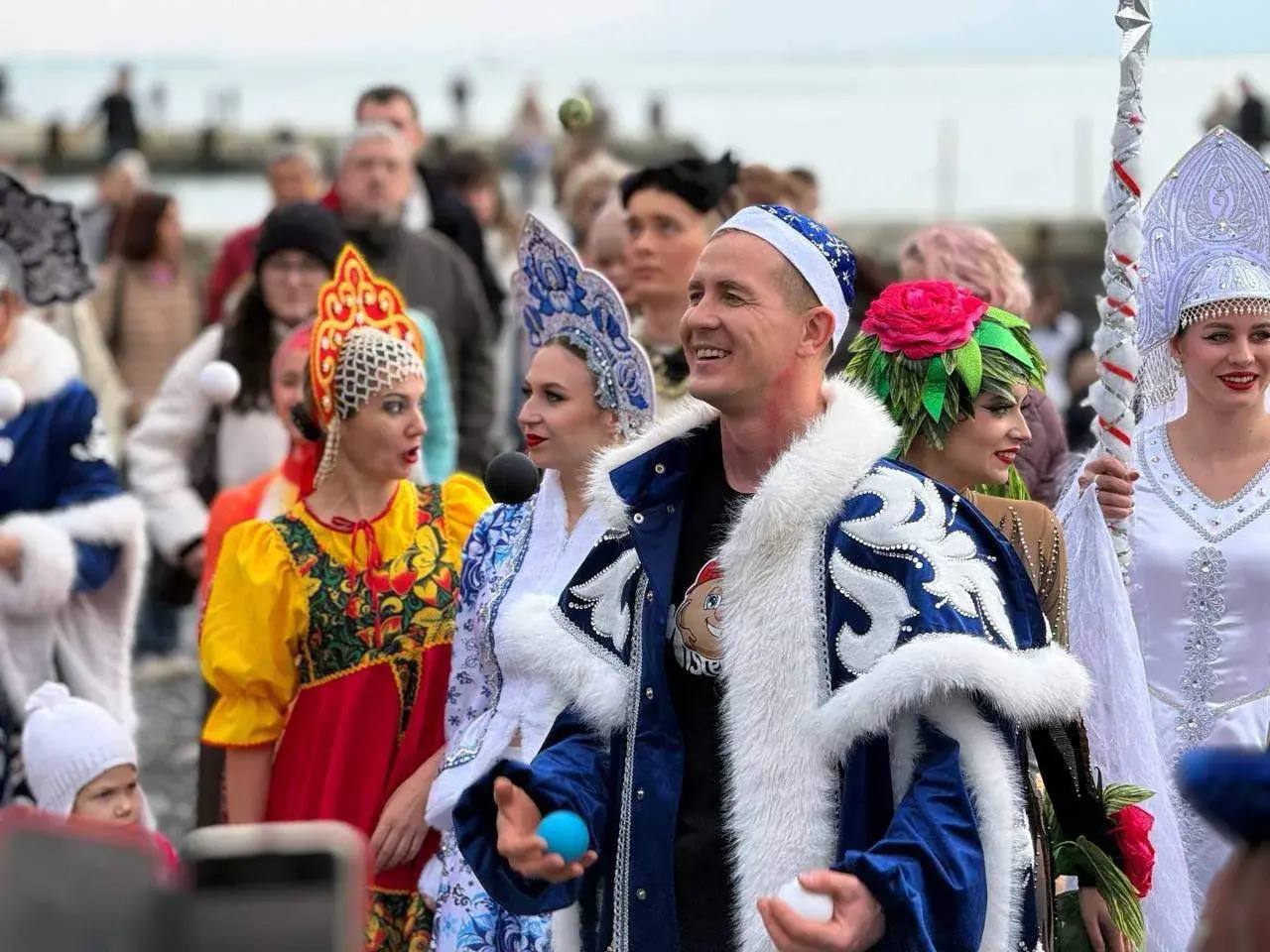 В Сочи состоялся морской заплыв Дедов Морозов