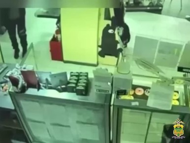 Нашел чужую карту и устроил шопинг в Адлере