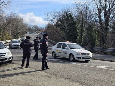 В Сочи взялись за нелегальных таксистов