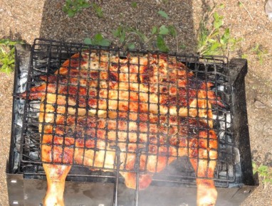 Цыпленок тапака на мангале