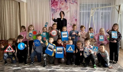 Азбука дорожной безопасности: сотрудники Госавтоинспекции г. Сочи навестили дошколят