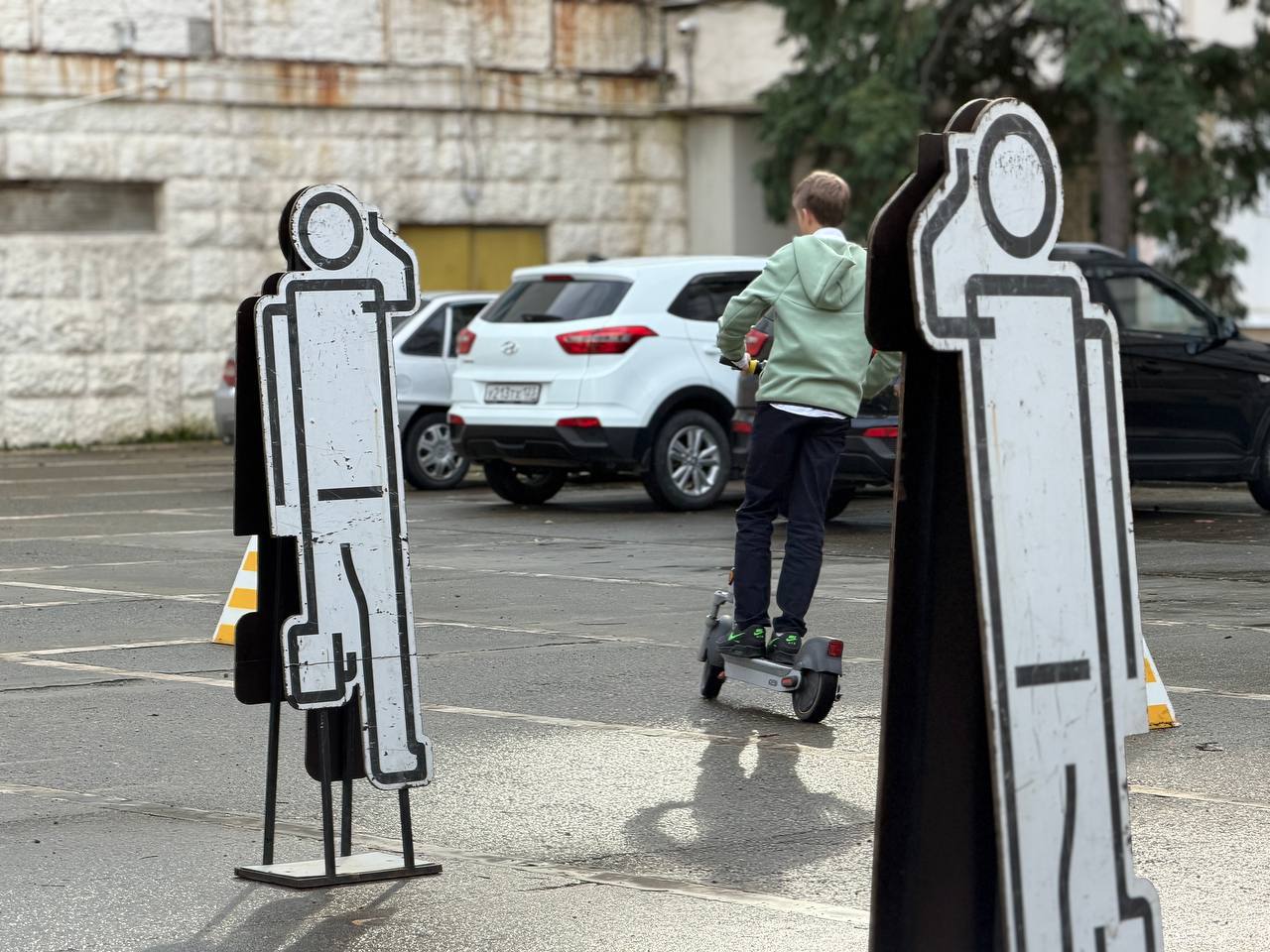 В Сочи провели образовательное мероприятие среди молодежи «Безопасное движение на электросамокате» В Сочи провели образовательное мероприятие среди молодежи «Безопасное движение на электросамокате»