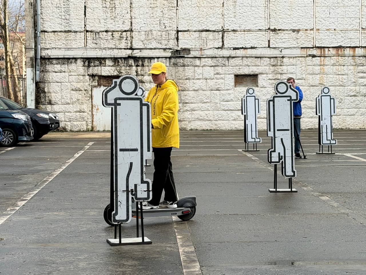 В Сочи провели образовательное мероприятие среди молодежи «Безопасное движение на электросамокате» В Сочи провели образовательное мероприятие среди молодежи «Безопасное движение на электросамокате»