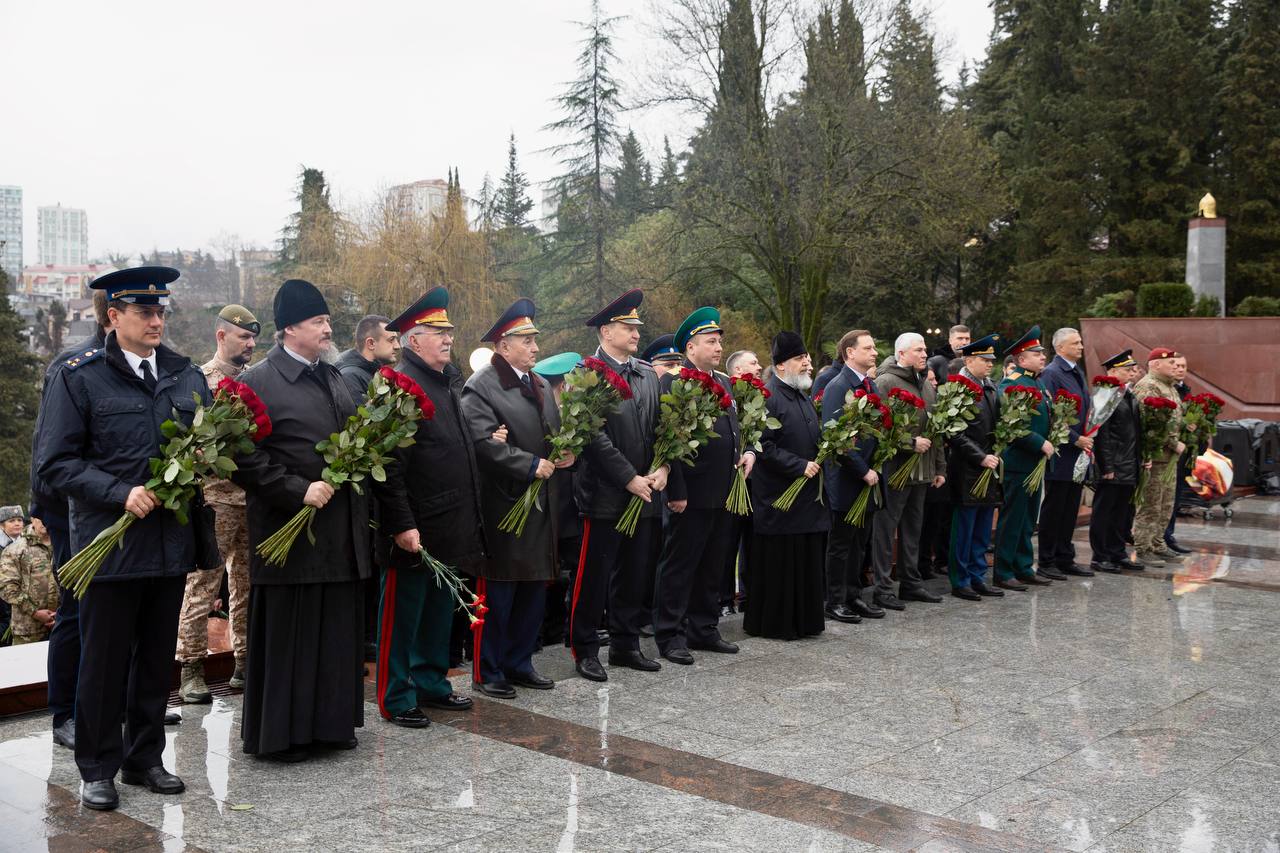 23 февраля - День защитника Отечества: связь поколений и память в сердцах 23 февраля - День защитника Отечества: связь поколений и память в сердцах