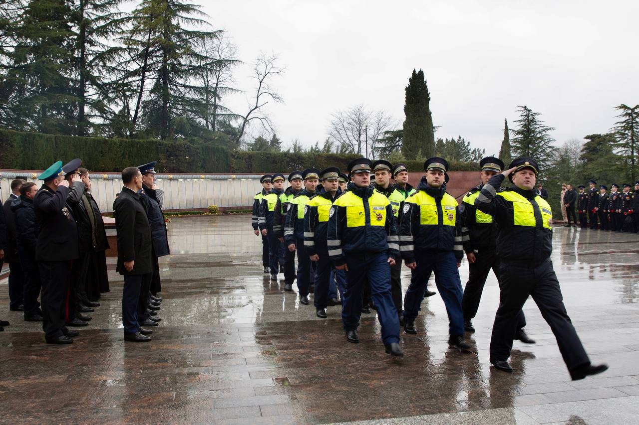 23 февраля - День защитника Отечества: связь поколений и память в сердцах 23 февраля - День защитника Отечества: связь поколений и память в сердцах