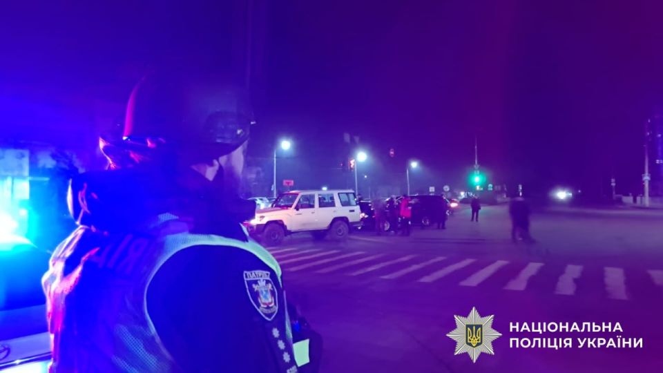 В Николаеве при взрыве на АЗС ранены семь полицейских