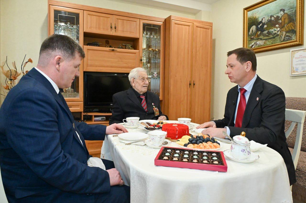 Андрей Прошунин: Навестил нашего легендарного земляка, Героя России, ветерана Великой Отечественной, Почётного гражданина Сочи Павла Павловича Сюткина Андрей Прошунин: Навестил нашего легендарного земляка, Героя России, ветерана Великой Отечественной, Почётного гражданина Сочи Павла Павловича Сюткина