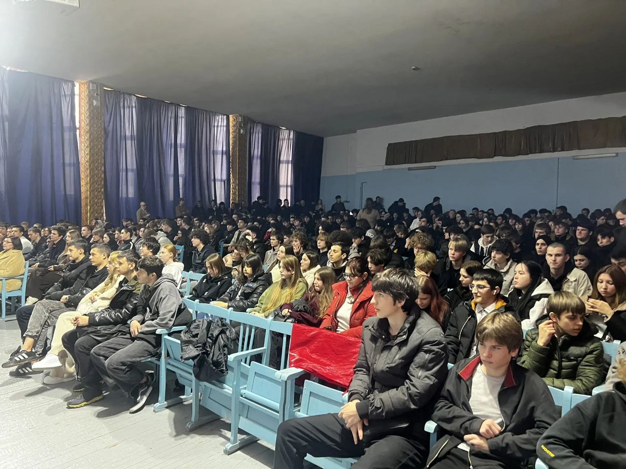 Безопасность на дорогах: сотрудники Госавтоинспекции г. Сочи провели профилактические встречи со студентами Безопасность на дорогах: сотрудники Госавтоинспекции г. Сочи провели профилактические встречи со студентами