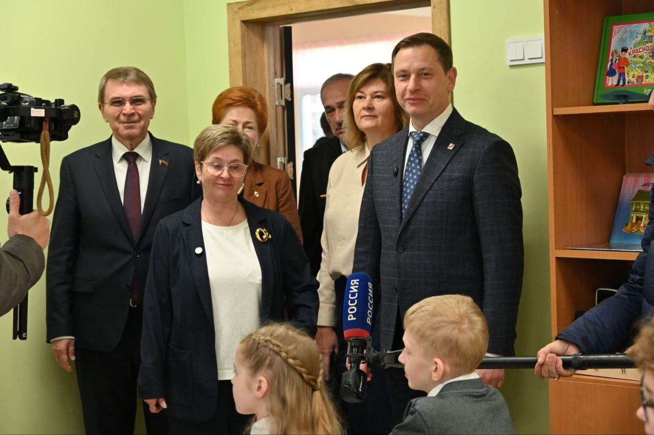 Глава Сочи Андрей Прошунин принял участие в открытии здания начальных классов гимназии №6 после капитального ремонта Глава Сочи Андрей Прошунин принял участие в открытии здания начальных классов гимназии №6 после капитального ремонта