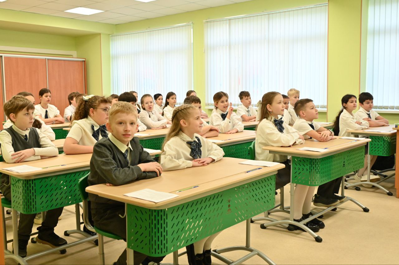 Глава Сочи Андрей Прошунин принял участие в открытии здания начальных классов гимназии №6 после капитального ремонта Глава Сочи Андрей Прошунин принял участие в открытии здания начальных классов гимназии №6 после капитального ремонта