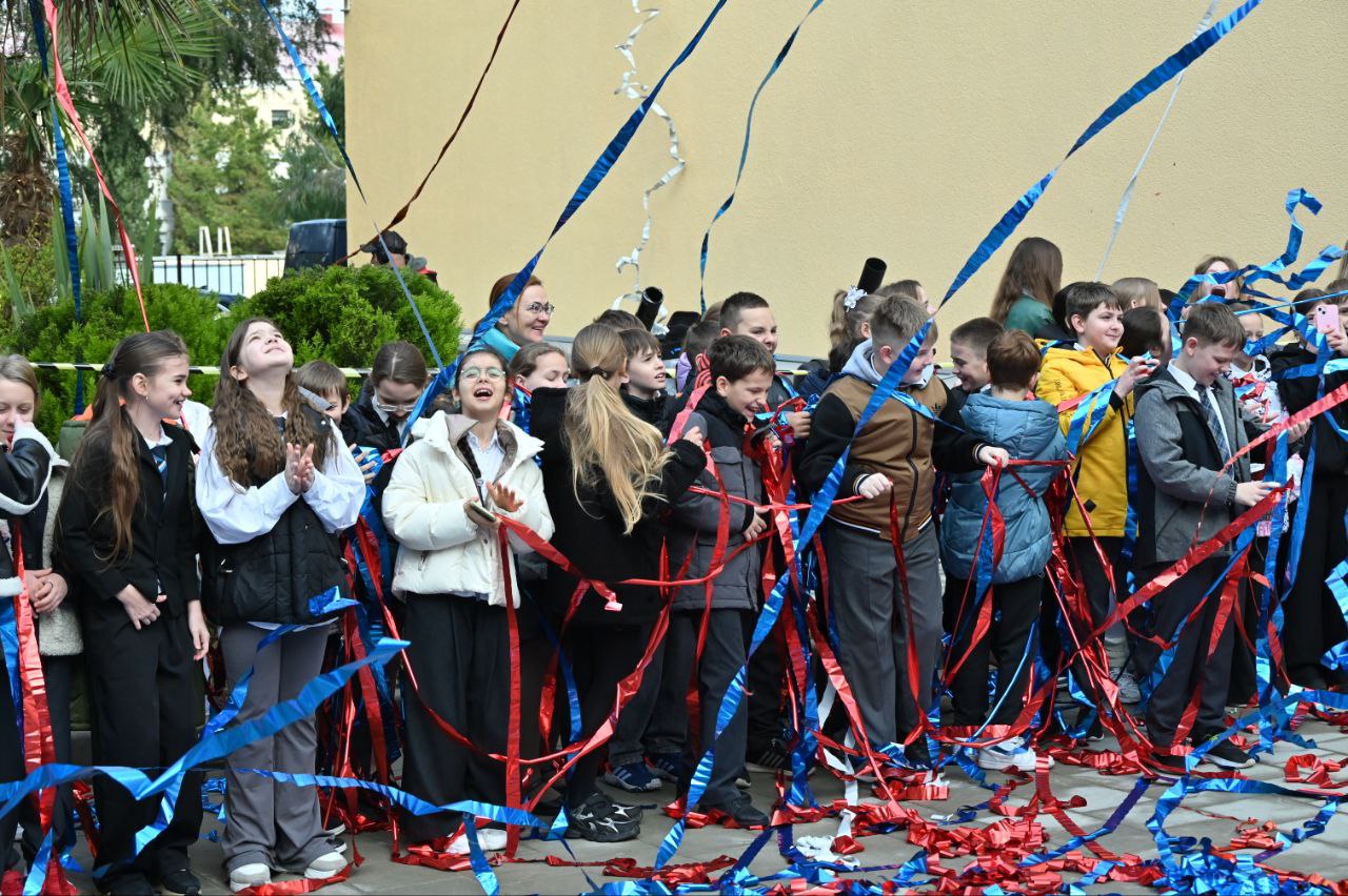 Глава Сочи Андрей Прошунин принял участие в открытии здания начальных классов гимназии №6 после капитального ремонта Глава Сочи Андрей Прошунин принял участие в открытии здания начальных классов гимназии №6 после капитального ремонта