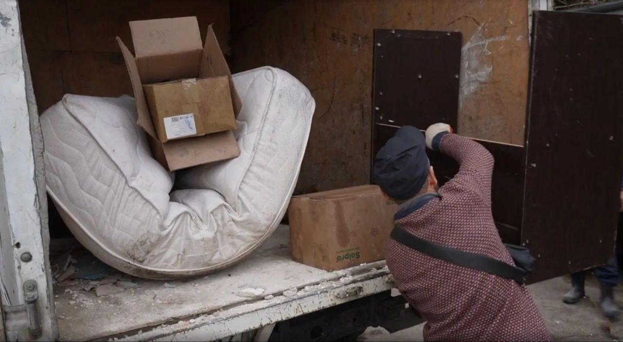 В Сочи продолжается работа по выявлению незаконных сбросов крупногабаритного мусора В Сочи продолжается работа по выявлению незаконных сбросов крупногабаритного мусора