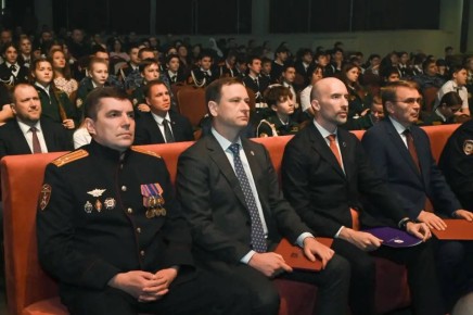 Андрей Прошунин: Вместе с начальником Управления координации деятельности подразделений Росгвардии в городе Сочи Дмитрием Сергеевичем Люлюковым поздравили личный состав, дислоцированный в городе-курорте