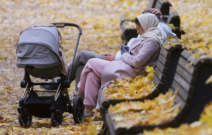 Декретные выплаты 2026 года: как получить почти 1 млн рублей