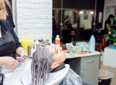 Эффективные методы борьбы с пятнами краски для волос на одежде