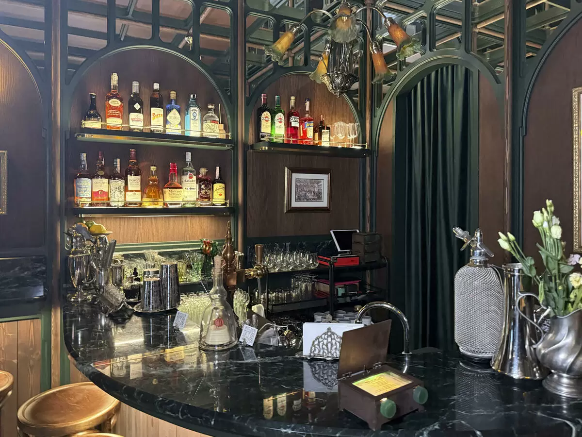 Загадочный мир нового арт-бара в Минске: что ждёт посетителей в «Фантазии»