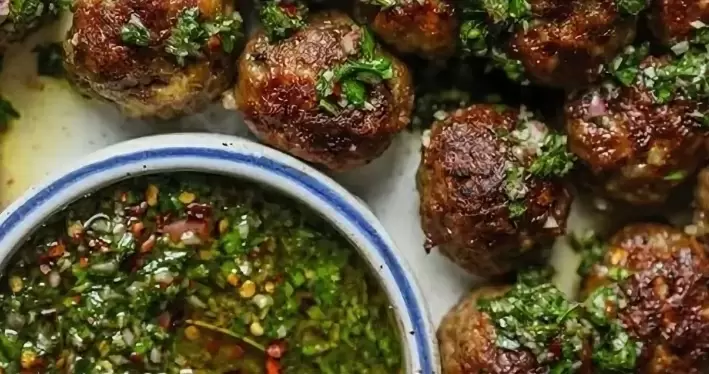 Укротите аппетит: нежные свиные фрикадельки