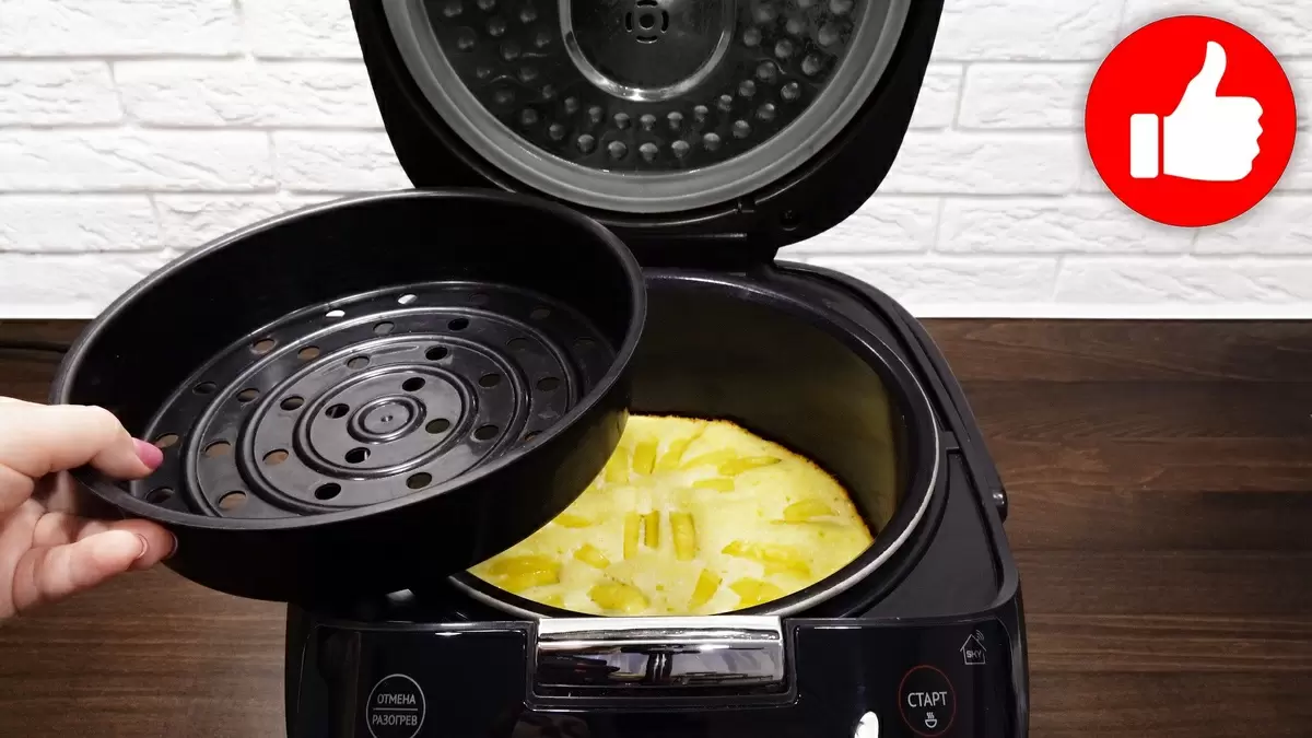 Пирог с творогом и яблоками: идеальный десерт для чая в мультиварке