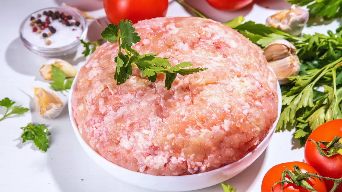 Экономия без ущерба для вкуса: 9 простых блюд с куриным фаршем и овощами