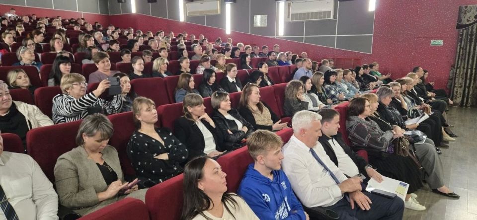 Константин Затулин встретился 19 мая с жителями Белореченска и провёл приём по личным вопросам Константин Затулин встретился 19 мая с жителями Белореченска и провёл приём по личным вопросам