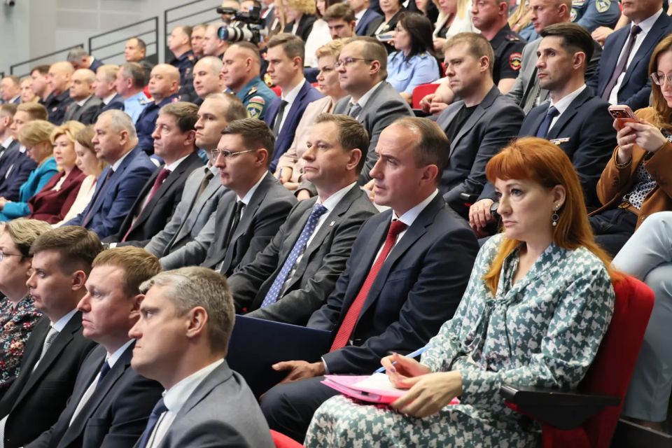 Губернатор Краснодарского края Вениамин Кондратьев: «За три летних месяца Краснодарский край посетят не менее 8,5 миллиона человек» Губернатор Краснодарского края Вениамин Кондратьев: «За три летних месяца Краснодарский край посетят не менее 8,5 миллиона человек»