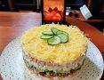Оценка вкуса и текстуры в простом салате рождественском