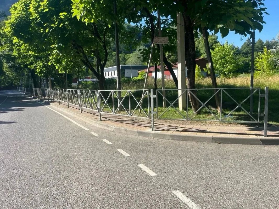 Продолжаем работы по улучшению состояния дорожной сети города, в том числе на основании поступивших жалоб от граждан Продолжаем работы по улучшению состояния дорожной сети города, в том числе на основании поступивших жалоб от граждан