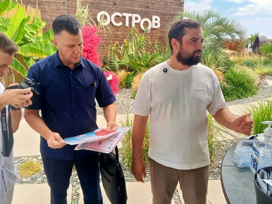 В Сочи в пик сезона усилен мониторинг предприятий потребительской сферы В Сочи в пик сезона усилен мониторинг предприятий потребительской сферы