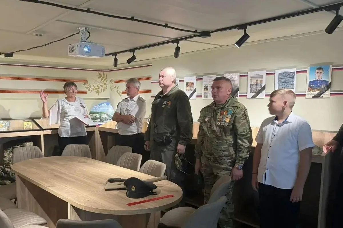 В Сочи ко Дню знаний открылась музейная экспозиция «Герои СВО – наши земляки» В Сочи ко Дню знаний открылась музейная экспозиция «Герои СВО – наши земляки»