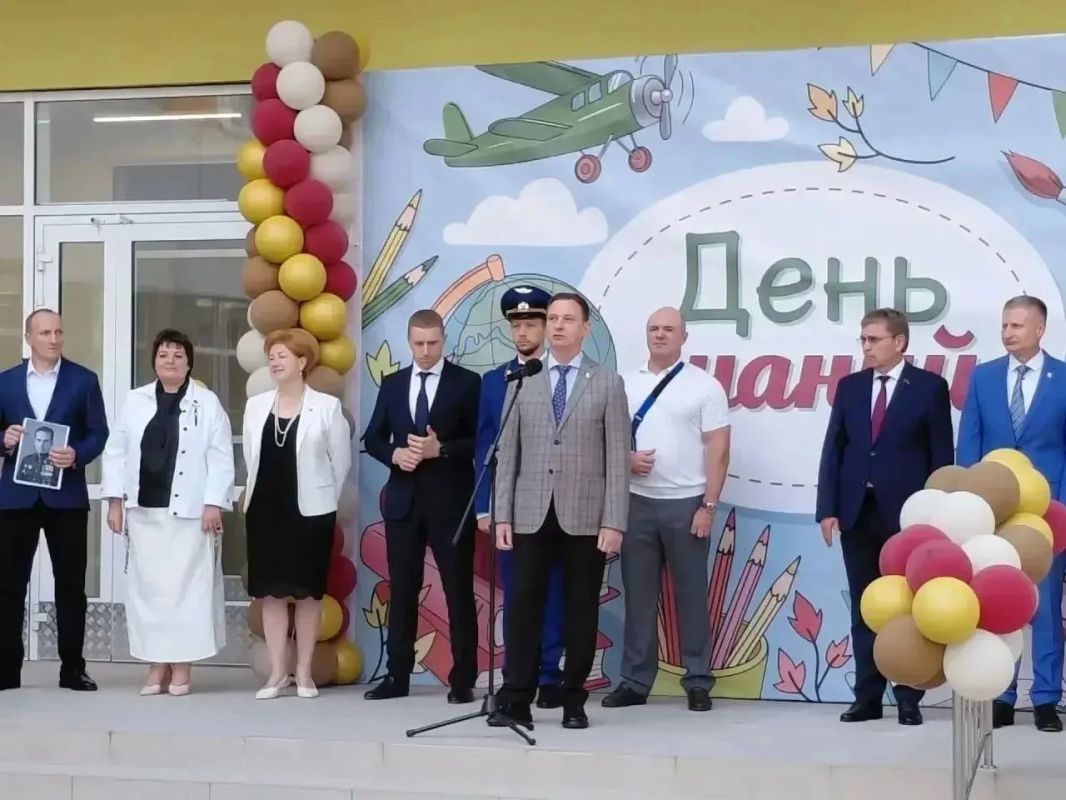 В Сочи в День знаний открыта новая школа на 1100 мест в Лазаревском районе В Сочи в День знаний открыта новая школа на 1100 мест в Лазаревском районе