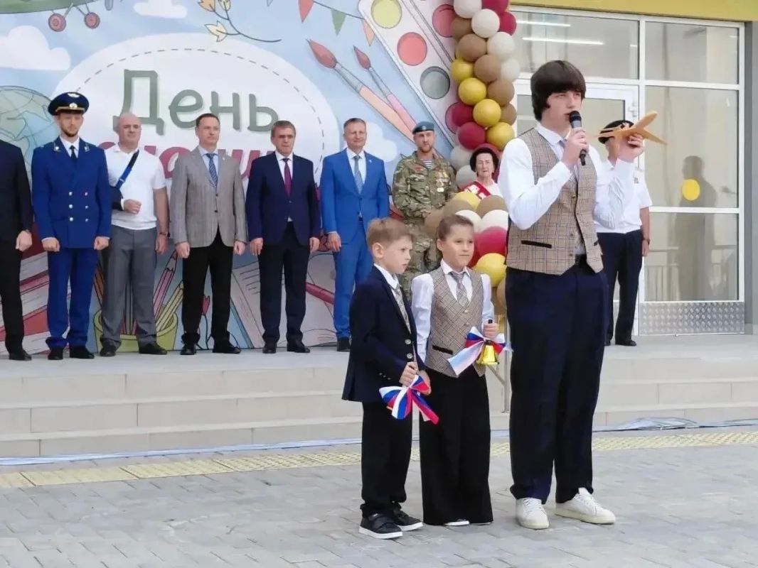 В Сочи в День знаний открыта новая школа на 1100 мест в Лазаревском районе В Сочи в День знаний открыта новая школа на 1100 мест в Лазаревском районе