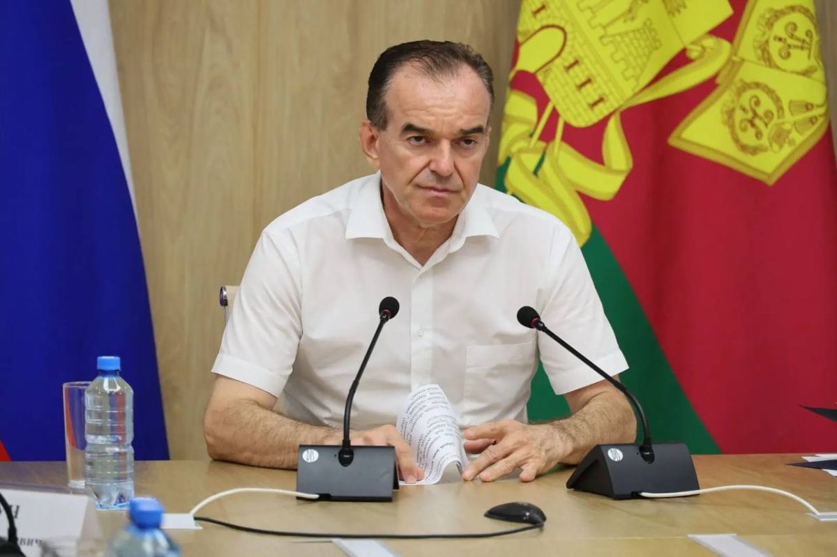 Нельзя допустить осложнения ситуации с топливом в Сочи из-за пожара на нефтебазе, заявил Кондратьев Нельзя допустить осложнения ситуации с топливом в Сочи из-за пожара на нефтебазе, заявил Кондратьев