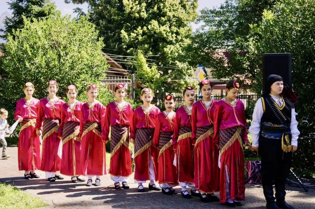 На территории храма святого Харалампия Магнезийского в посёлке Красная Поляна состоялся праздник, посвящённый 35 летию церковной общины На территории храма святого Харалампия Магнезийского в посёлке Красная Поляна состоялся праздник, посвящённый 35 летию церковной общины