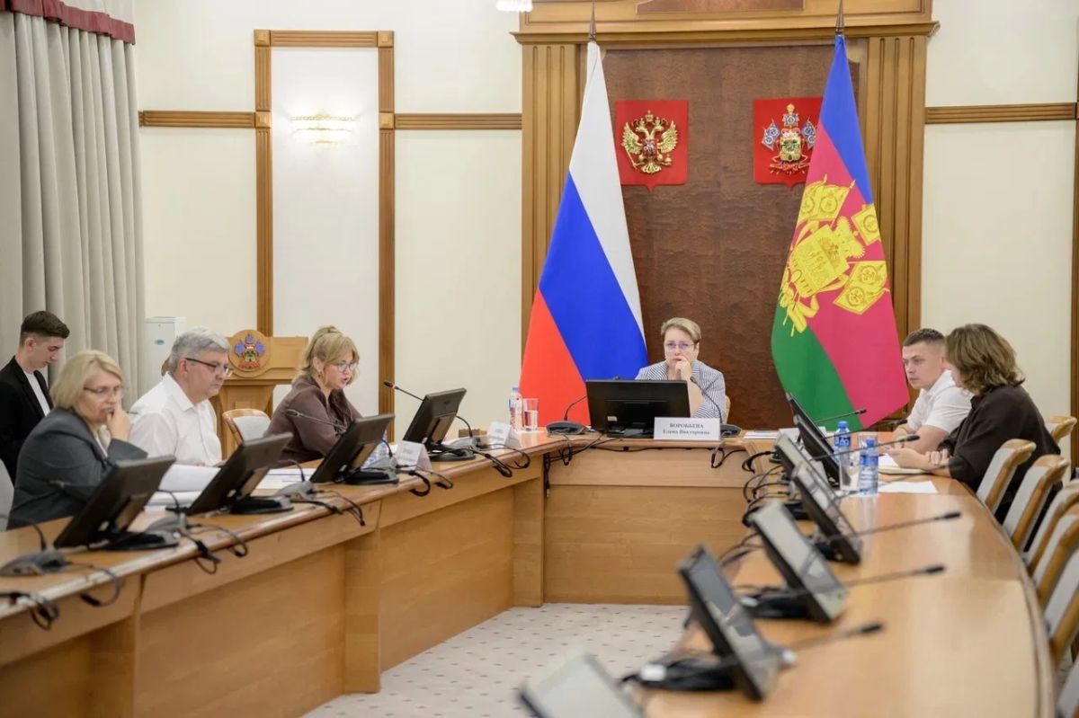 Сегодня с замглавами по соцблоку обсудили вопросы в сферах культуры и образования Сегодня с замглавами по соцблоку обсудили вопросы в сферах культуры и образования