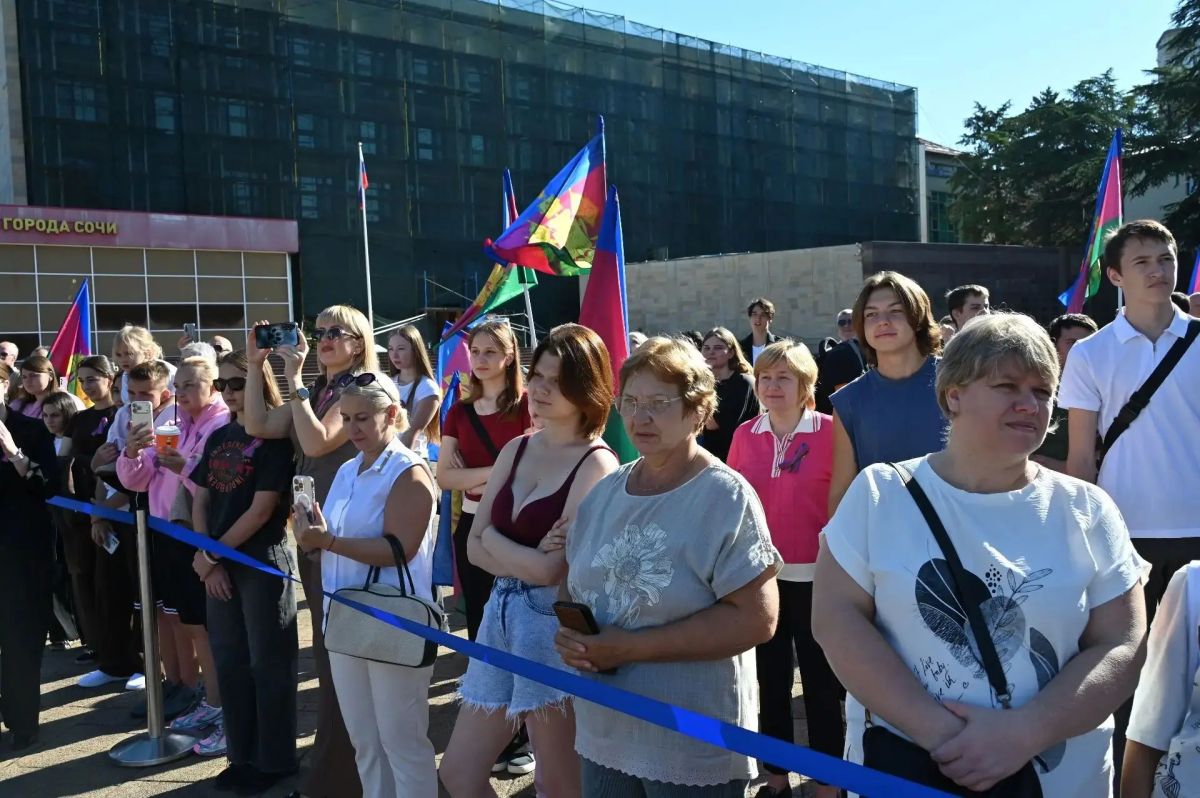 В Сочи прошла торжественная церемония поднятия Флага Краснодарского края ко дню 89-летия образования региона В Сочи прошла торжественная церемония поднятия Флага Краснодарского края ко дню 89-летия образования региона