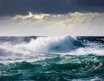 В Сочи ожидается усиление волнения моря до четырех баллов