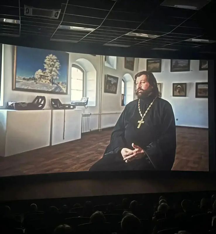 16 сентября в Арт-Медиа-Центре «Родина» в рамках XXI Международного кинофестиваля «Победили вместе» им. Владимира Меньшова состоялась премьера документального фильма «Руки, что держат небо» 16 сентября в Арт-Медиа-Центре «Родина» в рамках XXI Международного кинофестиваля «Победили вместе» им. Владимира Меньшова состоялась премьера документального фильма «Руки, что держат небо»