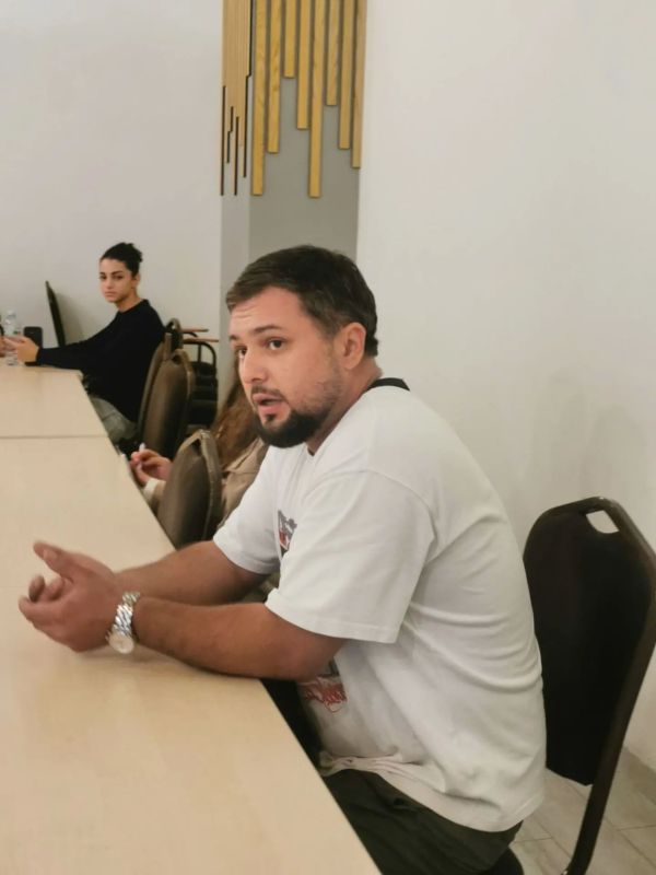 Как и анонсировали, провели трёхстороннюю встречу Как и анонсировали, провели трёхстороннюю встречу