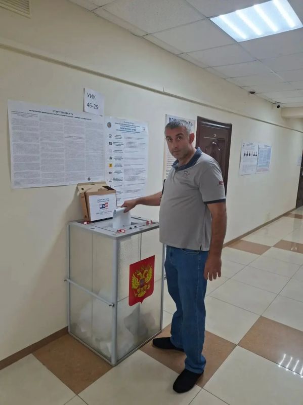 Сотрудники Госавтоинспекции г. Сочи принимают участие в голосовании Сотрудники Госавтоинспекции г. Сочи принимают участие в голосовании