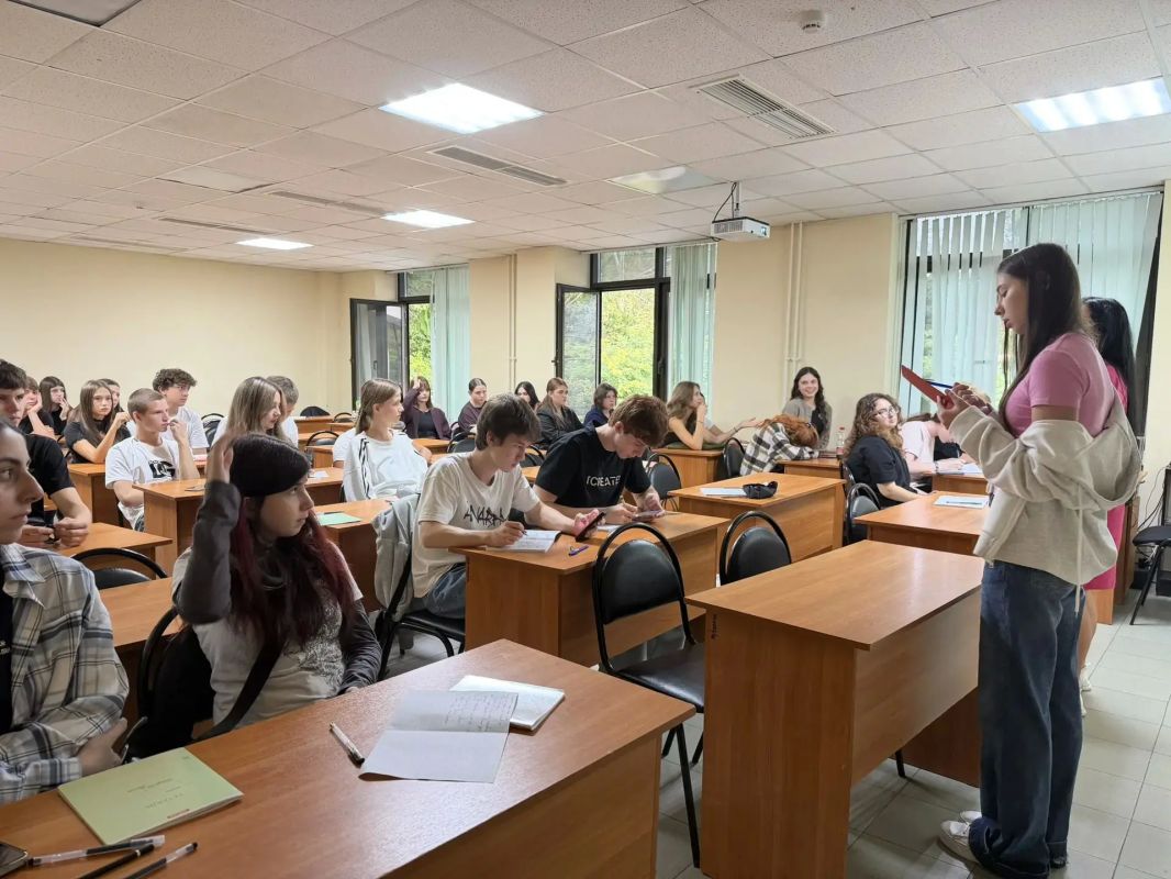 Тем временем..... В Академическом колледже прошли интеллектуальная игра «Брейн-ринг» в рамках проекта #PRO100ПРАВО и профилактическая лекция «О чём важно помнить» Тем временем..... В Академическом колледже прошли интеллектуальная игра «Брейн-ринг» в рамках проекта #PRO100ПРАВО и профилактическая лекция «О чём важно помнить»