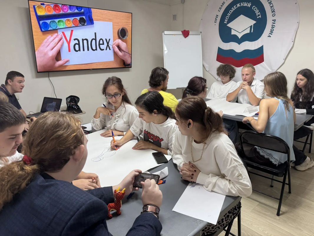 Какие только мероприятия не проходят в наших "домах"! 21 сентября в молодежном центре «Вершина Аутль» прошла игра «Найдётся всё!» ко Дню рождения Яндекса Какие только мероприятия не проходят в наших "домах"! 21 сентября в молодежном центре «Вершина Аутль» прошла игра «Найдётся всё!» ко Дню рождения Яндекса
