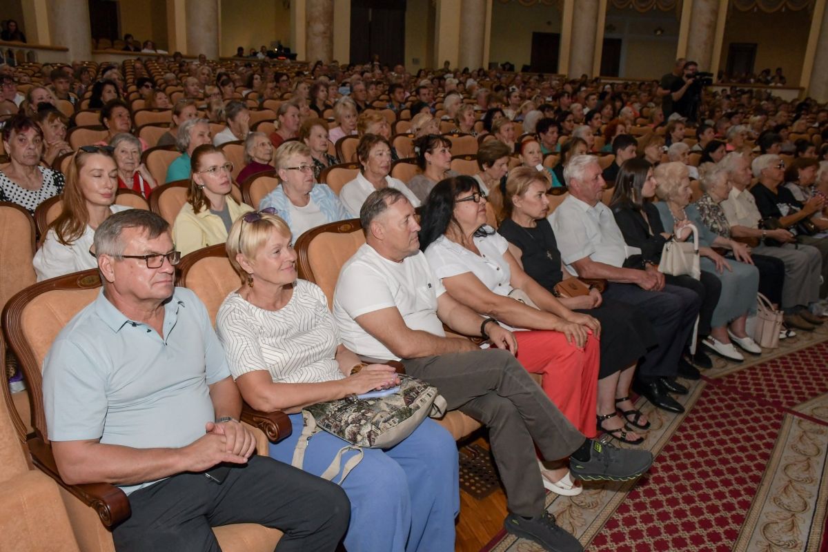 В Сочи состоялся концерт ко Дню пожилого человека В Сочи состоялся концерт ко Дню пожилого человека