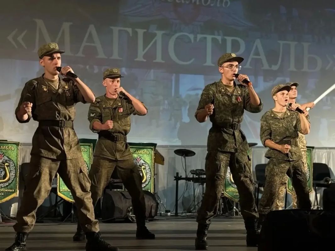 В РДК «Адлер» прошел большой концерт Ансамбля песни и пляски Железнодорожных войск МО РФ под руководством Ивана Лушина В РДК «Адлер» прошел большой концерт Ансамбля песни и пляски Железнодорожных войск МО РФ под руководством Ивана Лушина