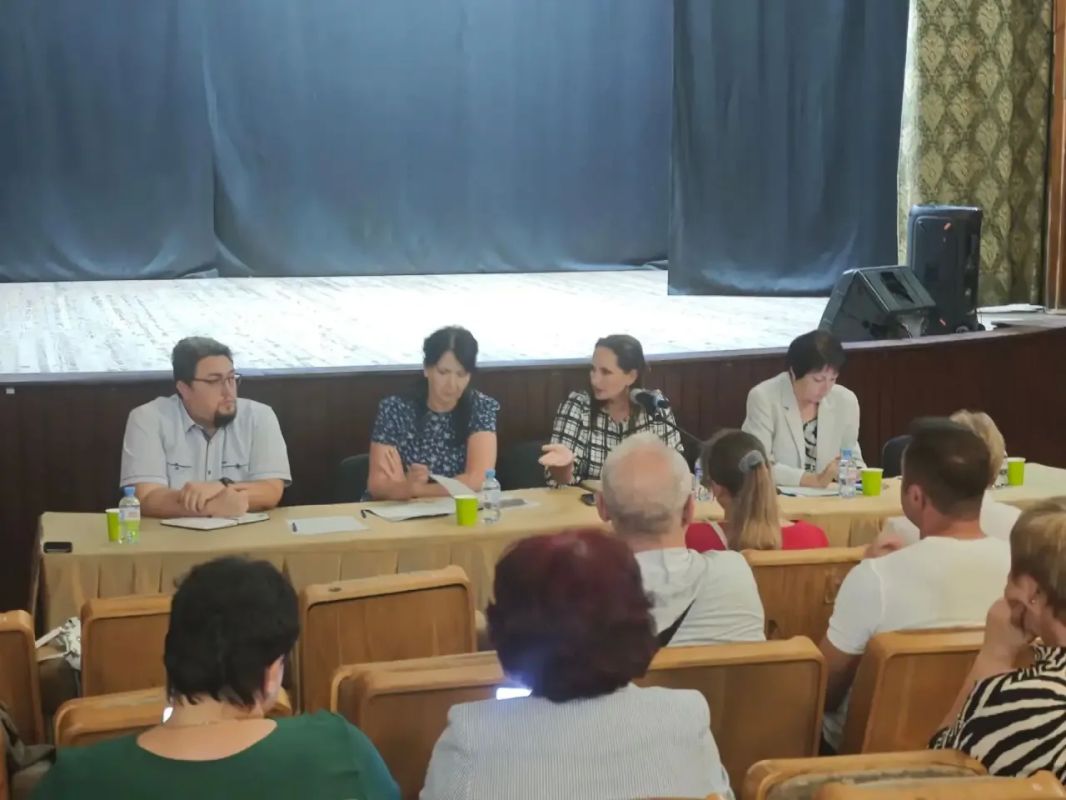 В Сочи продолжается подготовка зонального этапа VI краевого фестиваля - конкурса народного художественного творчества «Во славу Кубани, на благо России» В Сочи продолжается подготовка зонального этапа VI краевого фестиваля - конкурса народного художественного творчества «Во славу Кубани, на благо России»