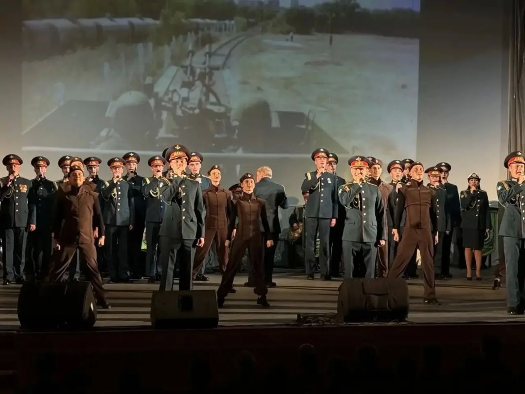 В РДК «Адлер» прошел большой концерт Ансамбля песни и пляски Железнодорожных войск МО РФ под руководством Ивана Лушина В РДК «Адлер» прошел большой концерт Ансамбля песни и пляски Железнодорожных войск МО РФ под руководством Ивана Лушина
