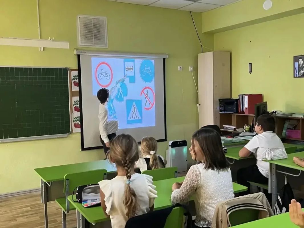 Безопасность детей на дорогах — в приоритете! Безопасность детей на дорогах — в приоритете!