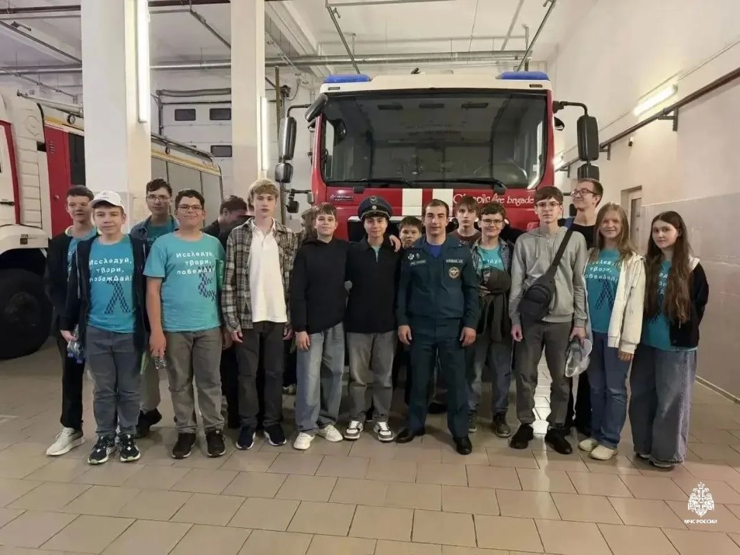Уроки мужества и безопасности: «Сириус» учится у огнеборцев Сочи Уроки мужества и безопасности: «Сириус» учится у огнеборцев Сочи