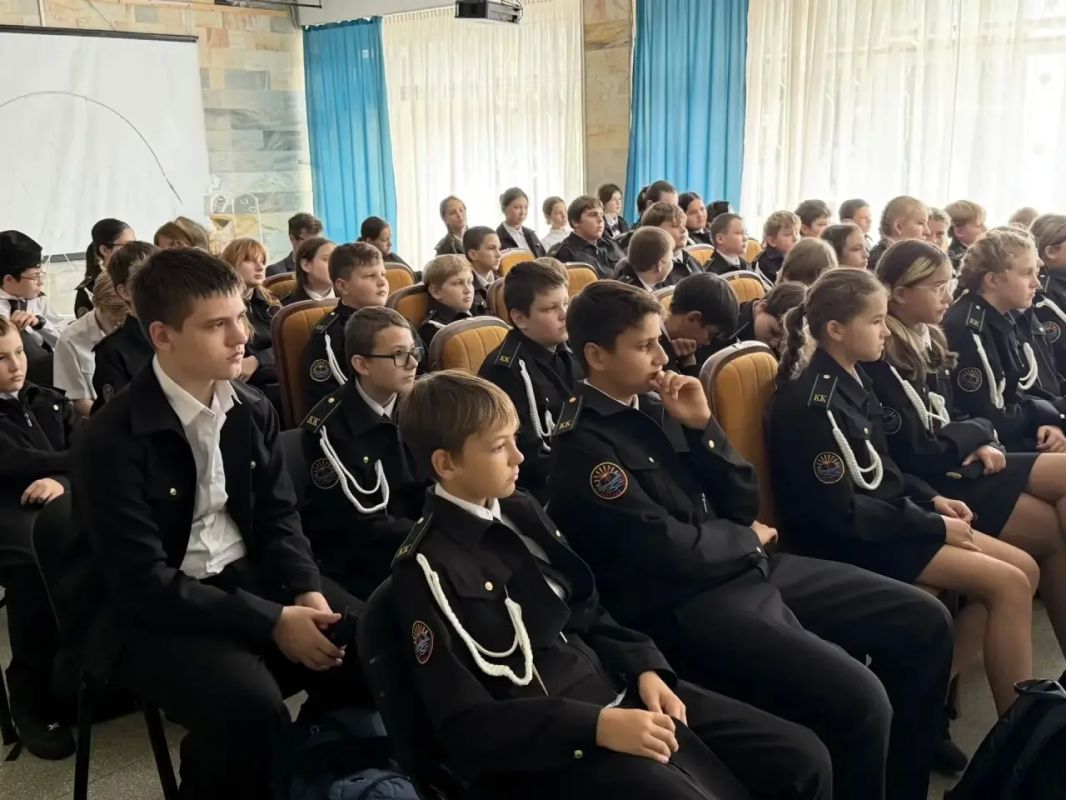 30 сентября отмечается День воссоединения Донецкой и Луганской Народных Республик, Запорожской и Херсонской областей с Российской Федерацией 30 сентября отмечается День воссоединения Донецкой и Луганской Народных Республик, Запорожской и Херсонской областей с Российской Федерацией